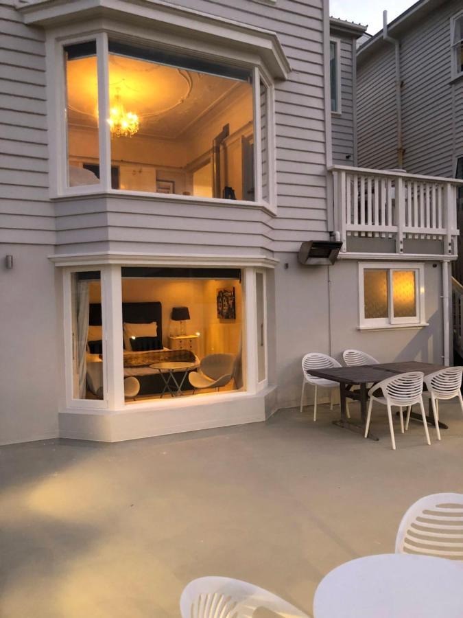 Incredible Views! Luxurious Studio & Outdoor Living Уелингтън Екстериор снимка