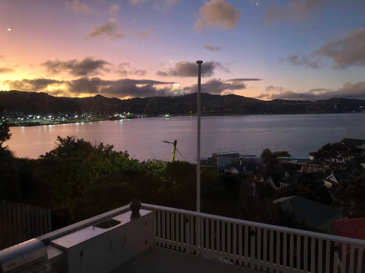 Incredible Views! Luxurious Studio & Outdoor Living Уелингтън Екстериор снимка
