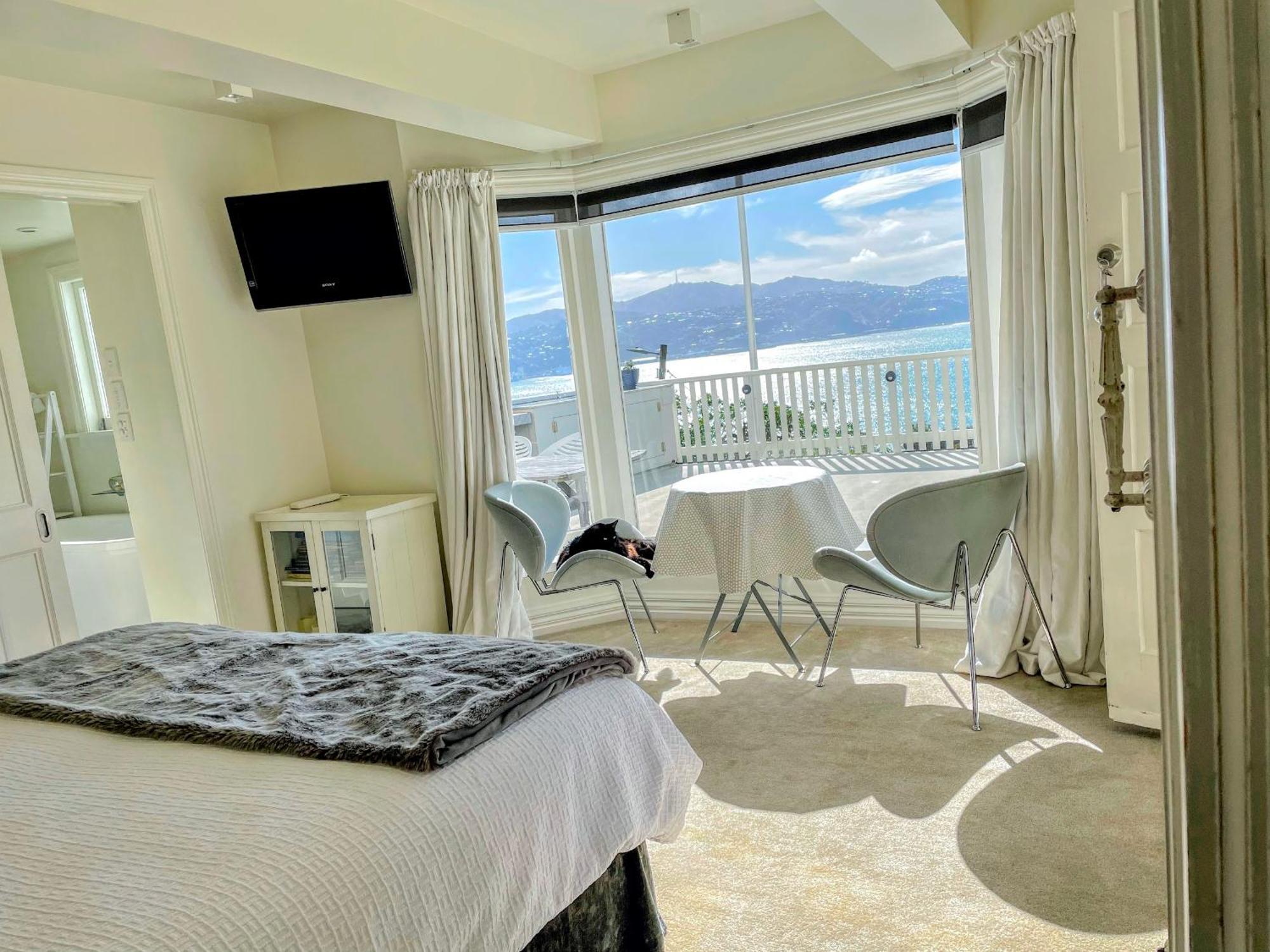 Incredible Views! Luxurious Studio & Outdoor Living Уелингтън Екстериор снимка