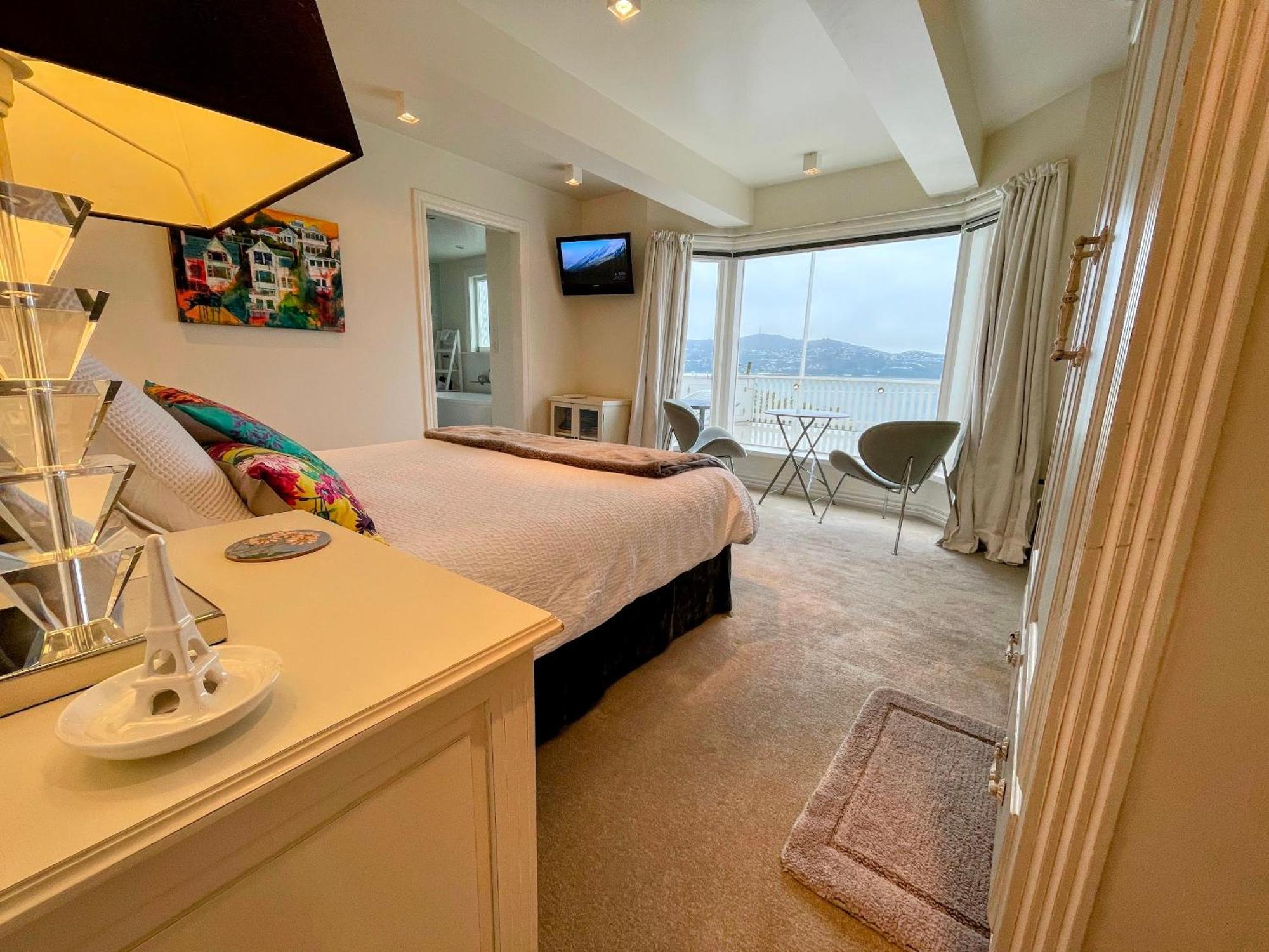 Incredible Views! Luxurious Studio & Outdoor Living Уелингтън Екстериор снимка