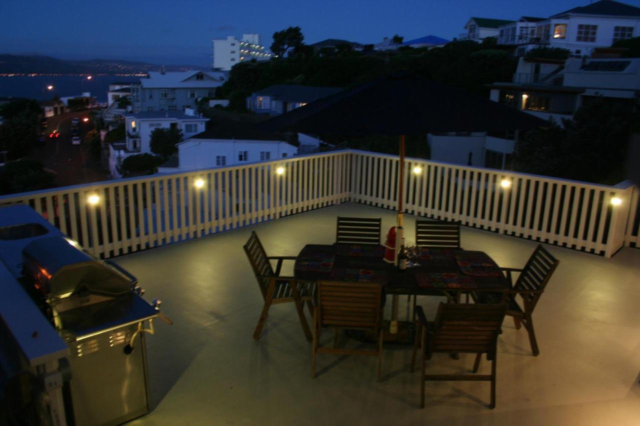 Incredible Views! Luxurious Studio & Outdoor Living Уелингтън Екстериор снимка